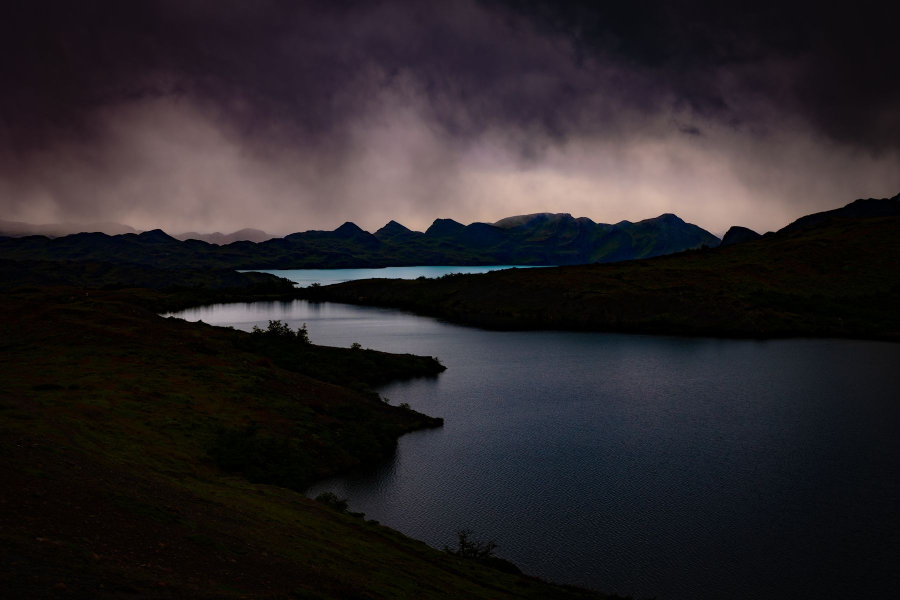 Lago Nordenskjöld at Dusk